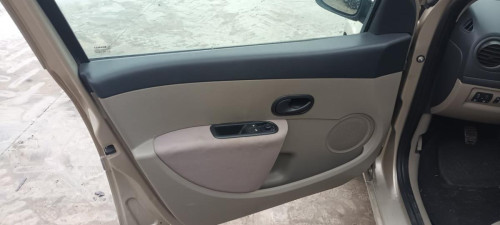 RENAULT CLIO III — vehículo donante para recambios 