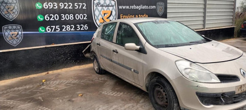 RENAULT CLIO III — vehículo donante para recambios 