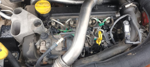 RENAULT CLIO III — vehículo donante para recambios 