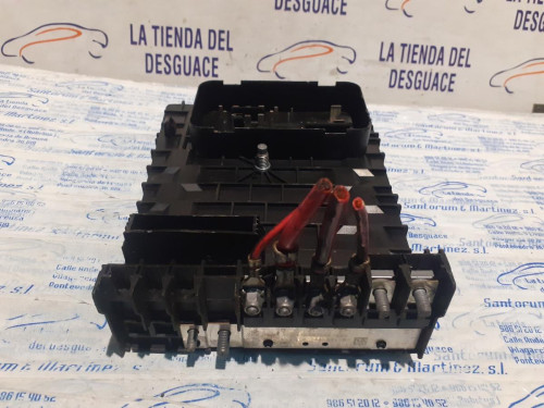  CAJA RELES / FUSIBLES 