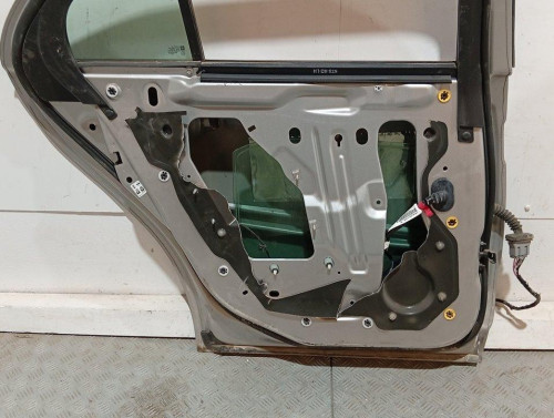  PUERTA TRASERA IZQUIERDA CADILLAC STS 