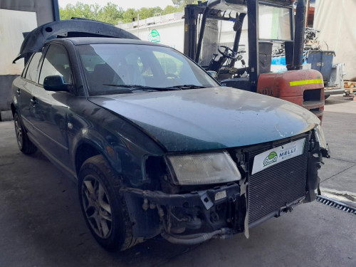  VOLKSWAGEN PASSAT BERLINA (3B2) 