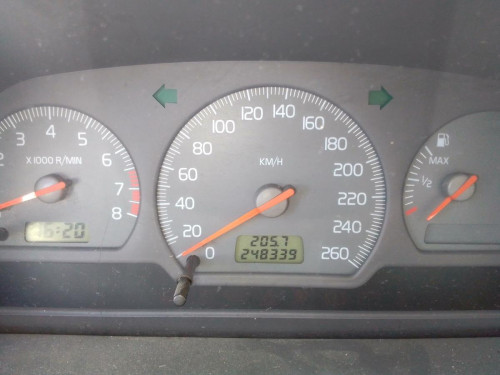 VOLVO V40 FAMILIAR 