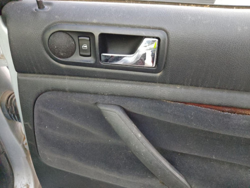 MANETA INTERIOR TRASERA DERECHA used