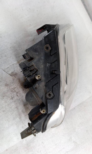 FARO DERECHO Volkswagen PASSAT BERLINA (3B3) 
