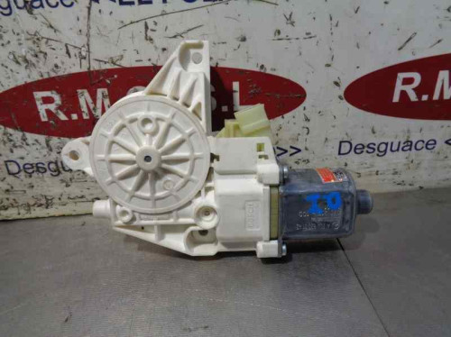 MOTOR ELEVALUNAS DELANTERO IZQUIERDO Mercedes-Benz CLASE C (BM 204) BERLINA 