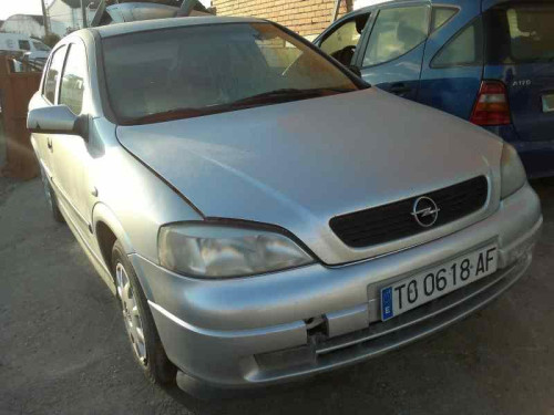 OPEL ASTRA G BERLINA — vehículo donante para recambios 