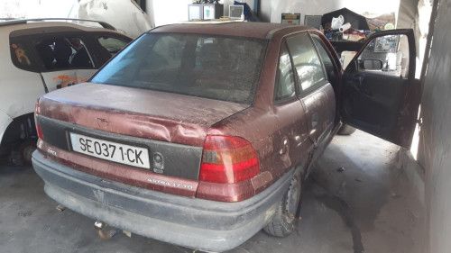  OPEL ASTRA F BERLINA 