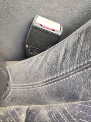 PRETENSOR AIRBAG DERECHO