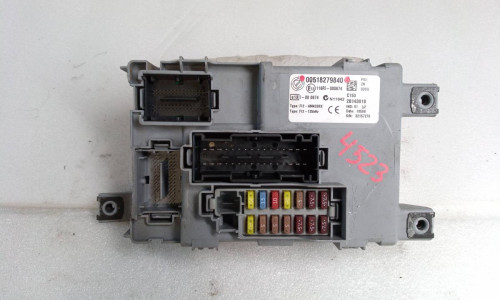  CAJA RELES / FUSIBLES Fiat 500 (150) BERLINA 