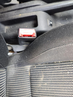 PRETENSOR AIRBAG DERECHO