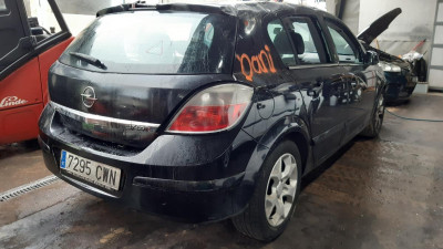 OPEL ASTRA H BERLINA