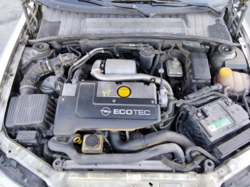 OPEL VECTRA B BERLINA — vehículo donante para recambios 