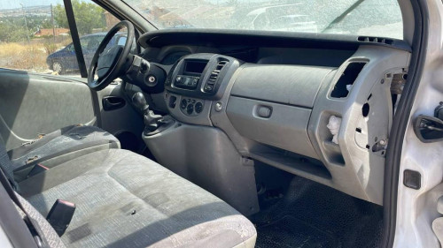 RENAULT TRAFIC II FURGÓN — vehículo donante para recambios 