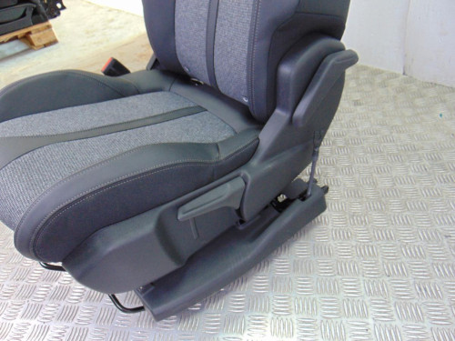 JUEGO ASIENTOS COMPLETO de segunda mano