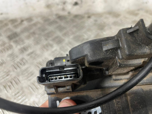 CERRADURA PUERTA DELANTERA IZQUIERDA 