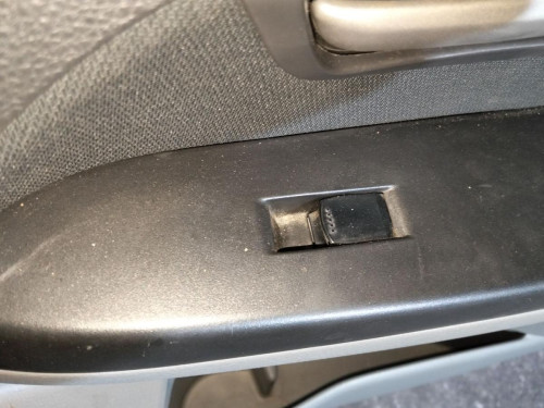 MANDO ELEVALUNAS DELANTERO DERECHO Suzuki SX4 (RW/EY) 