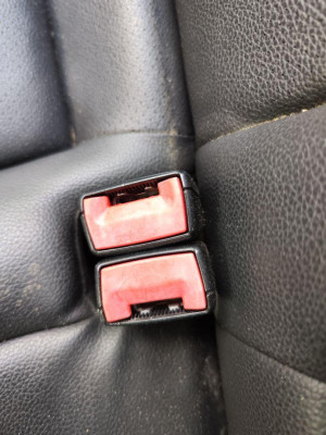 ENGANCHE CINTURON TRASERO DERECHO