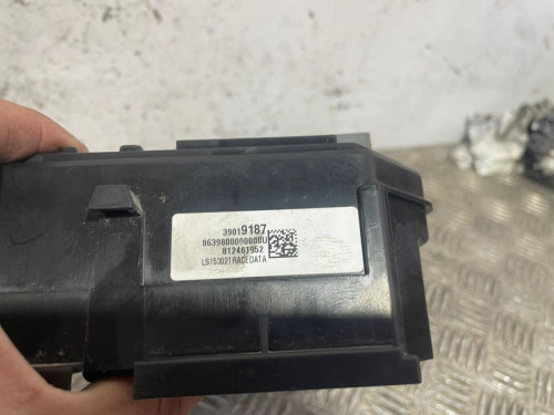 CAJA RELES / FUSIBLES 