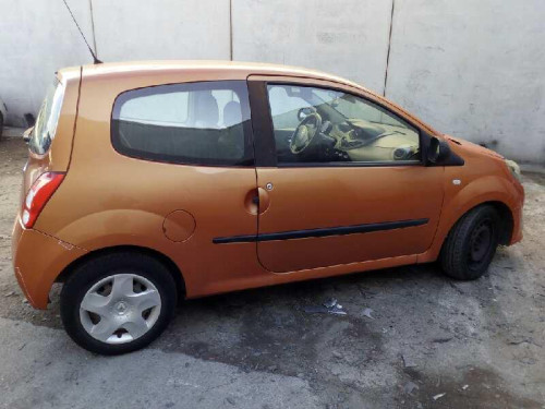 RENAULT TWINGO II — vehículo donante para recambios 
