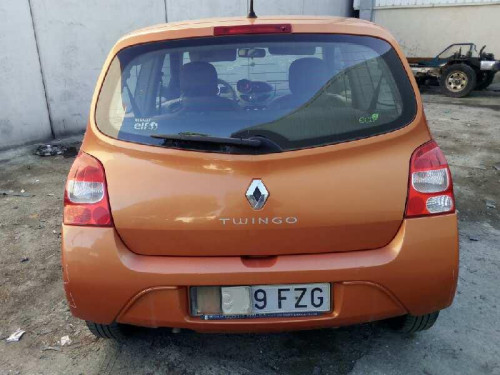 RENAULT TWINGO II — vehículo donante para recambios 