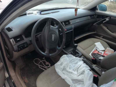 AUDI A6 BERLINA (4B2)