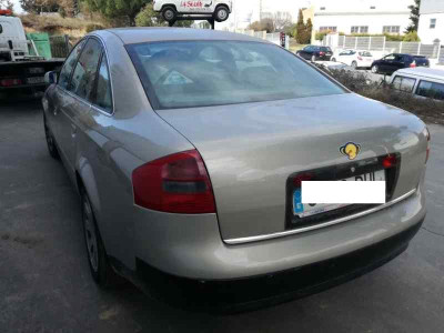 AUDI A6 BERLINA (4B2)