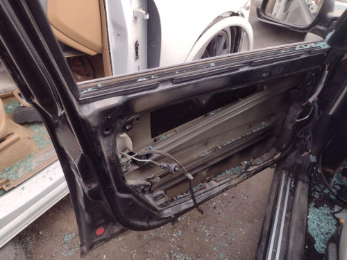 CERRADURA PUERTA DELANTERA IZQUIERDA Volkswagen PASSAT BERLINA (3B3) 