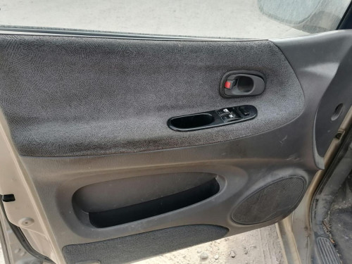 KIA CARNIVAL — vehículo donante para recambios 