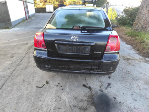 TOYOTA AVENSIS BERLINA (T25) — vehículo donante para recambios 