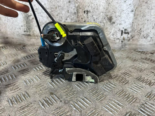 CERRADURA PUERTA TRASERA DERECHA 