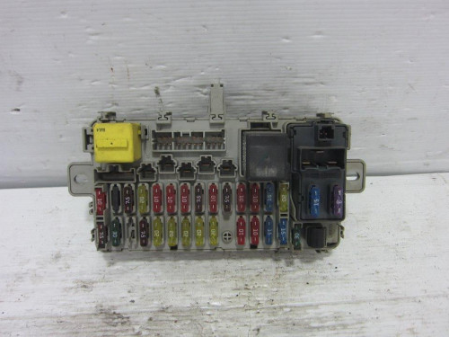 CAJA RELES / FUSIBLES de segunda mano