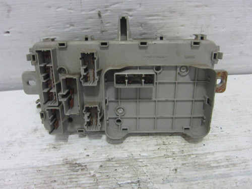 CAJA RELES / FUSIBLES de segunda mano