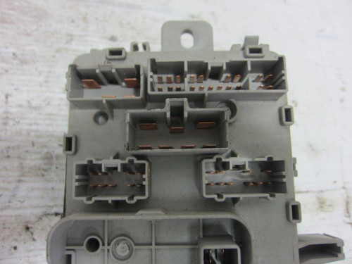 CAJA RELES / FUSIBLES de segunda mano