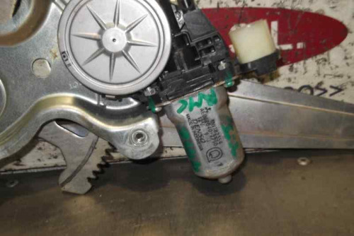 ELEVALUNAS TRASERO IZQUIERDO MITSUBISHI L200 (KA0/KB0) 
