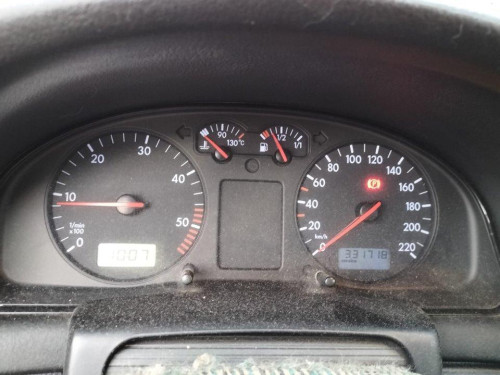  VOLKSWAGEN PASSAT BERLINA (3B2) 