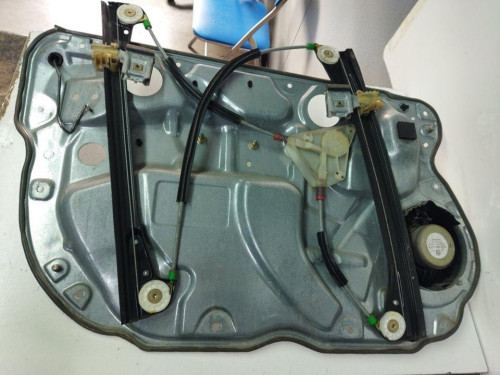  ELEVALUNAS DELANTERO IZQUIERDO VOLKSWAGEN POLO IV (9N1) 