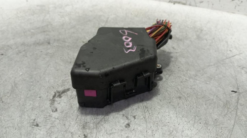 CAJA RELES / FUSIBLES Audi A4 BERLINA (8E) 