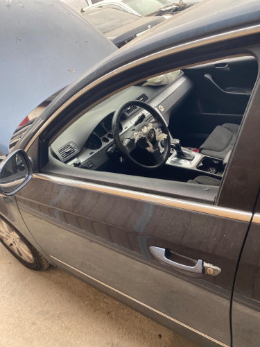 PUERTA DELANTERA IZQUIERDA Volkswagen PASSAT BERLINA (3C2) 