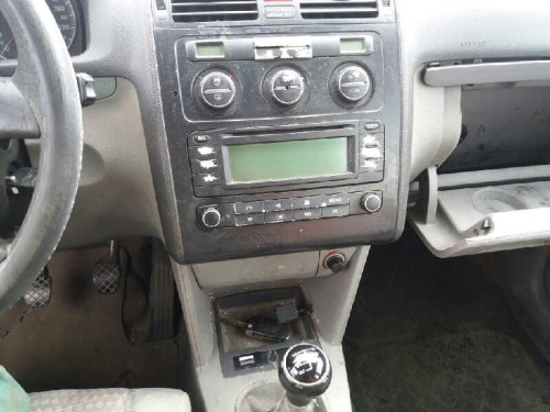  VOLKSWAGEN TOURAN (1T1) 