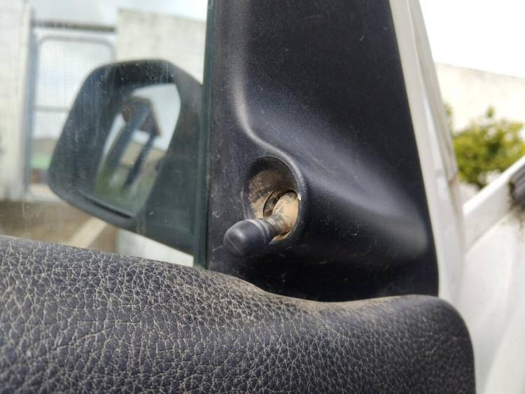 RETROVISOR IZQUIERDO Peugeot 106 (S2)(04.1996->)