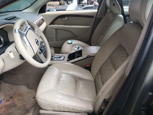 VOLVO XC70 — vehículo donante para recambios 