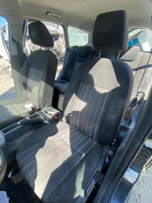 ASIENTO DELANTERO IZQUIERDO