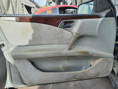 MERCEDES-BENZ CLASE E (BM 210) BERLINA