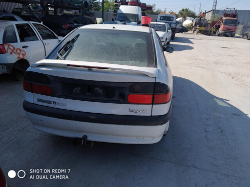  RENAULT LAGUNA (B56) 