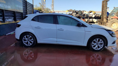 RENAULT MEGANE IV BERLINA 5P