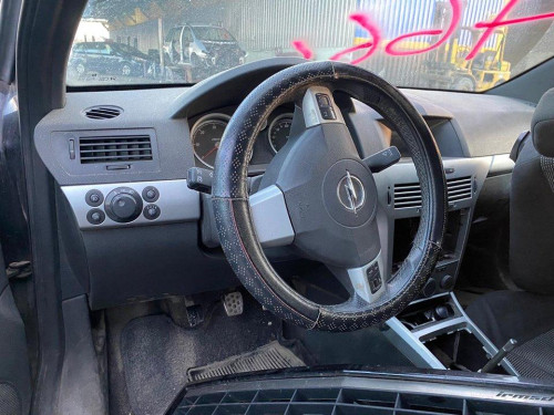 OPEL ASTRA H GTC 