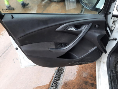 OPEL ASTRA J BERLINA 5P