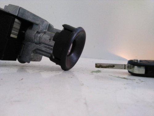 CONMUTADOR DE ARRANQUE Opel CORSA D 