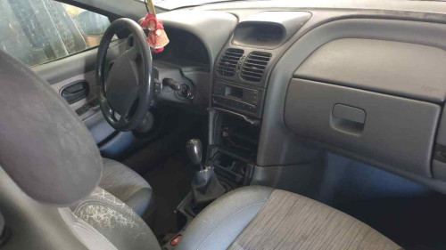  RENAULT LAGUNA (B56) 